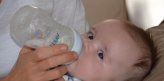 Jak uszyć śliniaczek dla niemowlaka?