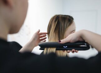 Dobry fryzjer we Wrocławiu – gdzie znajdę najlepszego stylistę fryzur? fryzjer